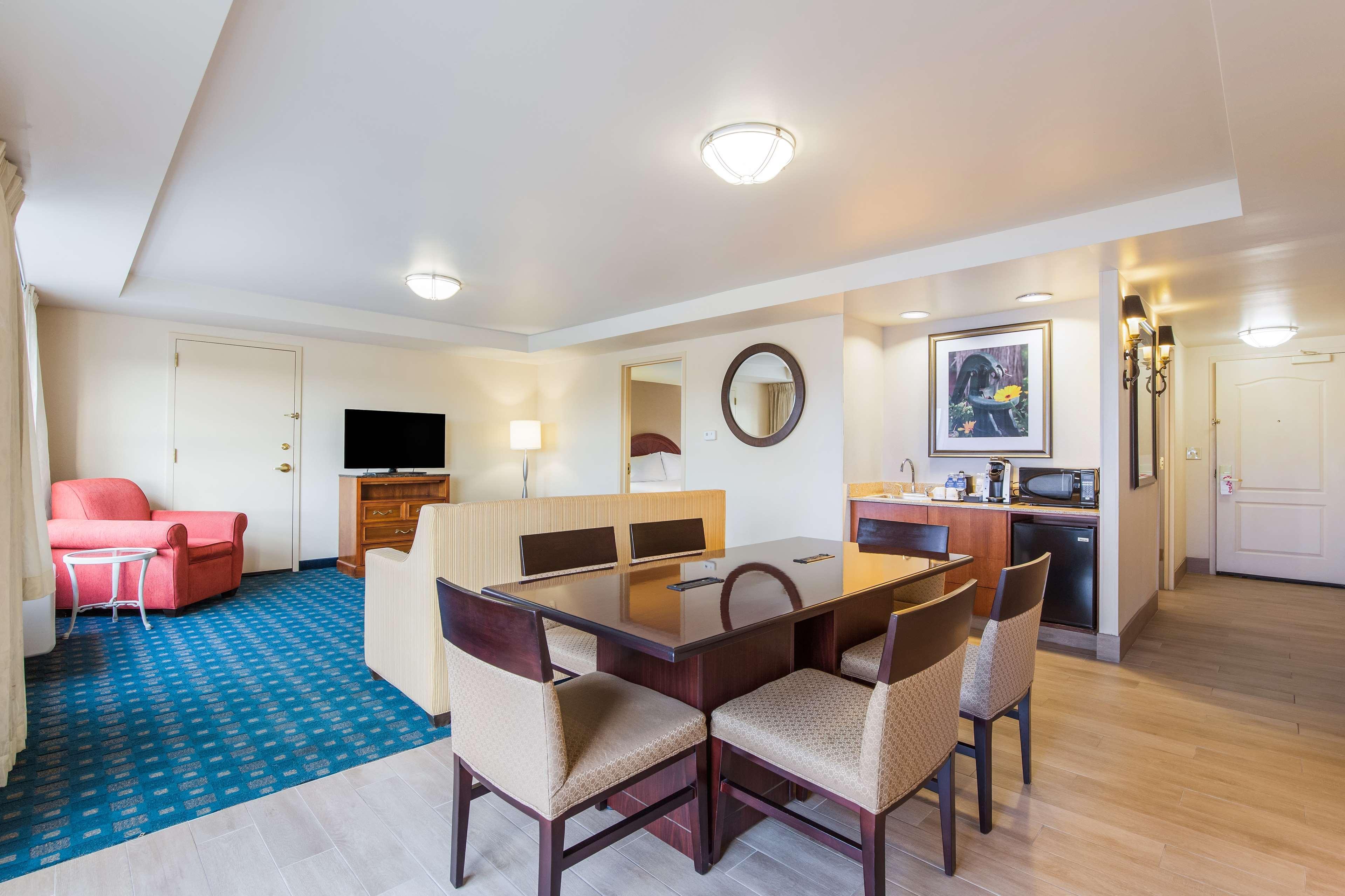 Hilton Garden Inn Suffolk Riverfront Exterior foto